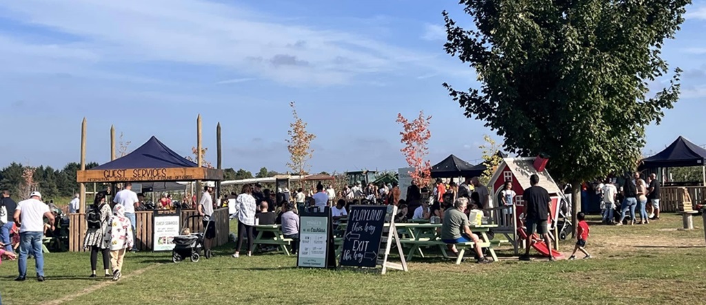 Large Crowds - Pringle's Harvest Festival