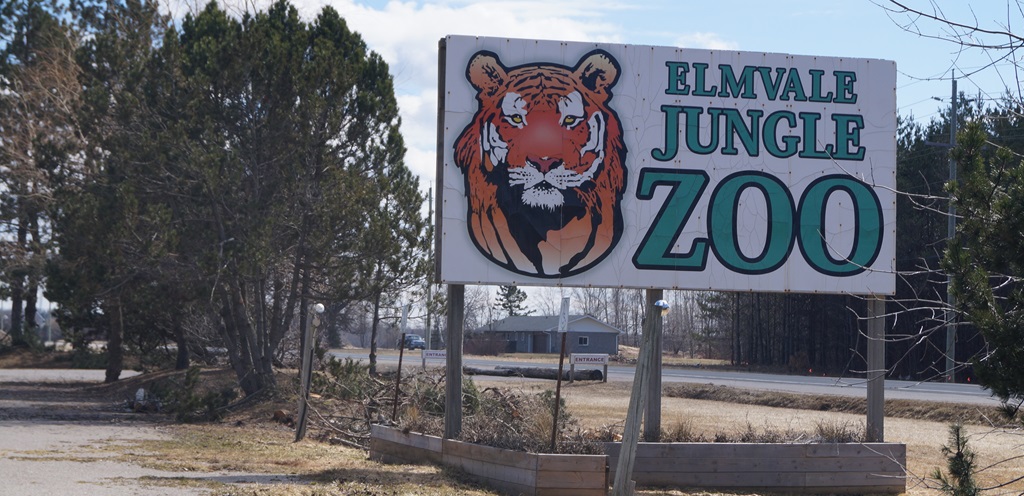 Elmvale Jungle Zoo Sign