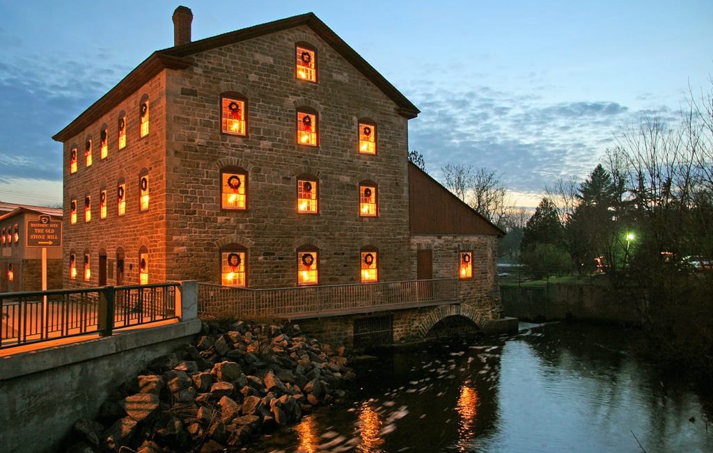 Night time at the Old Mill