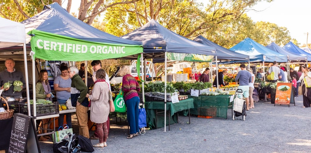 Lots of Vendors - Perth Farmers' Market