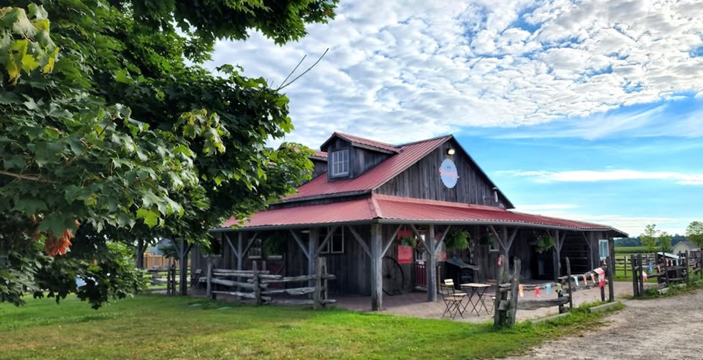 Store Front - Murphy's Farm Store and Bakery