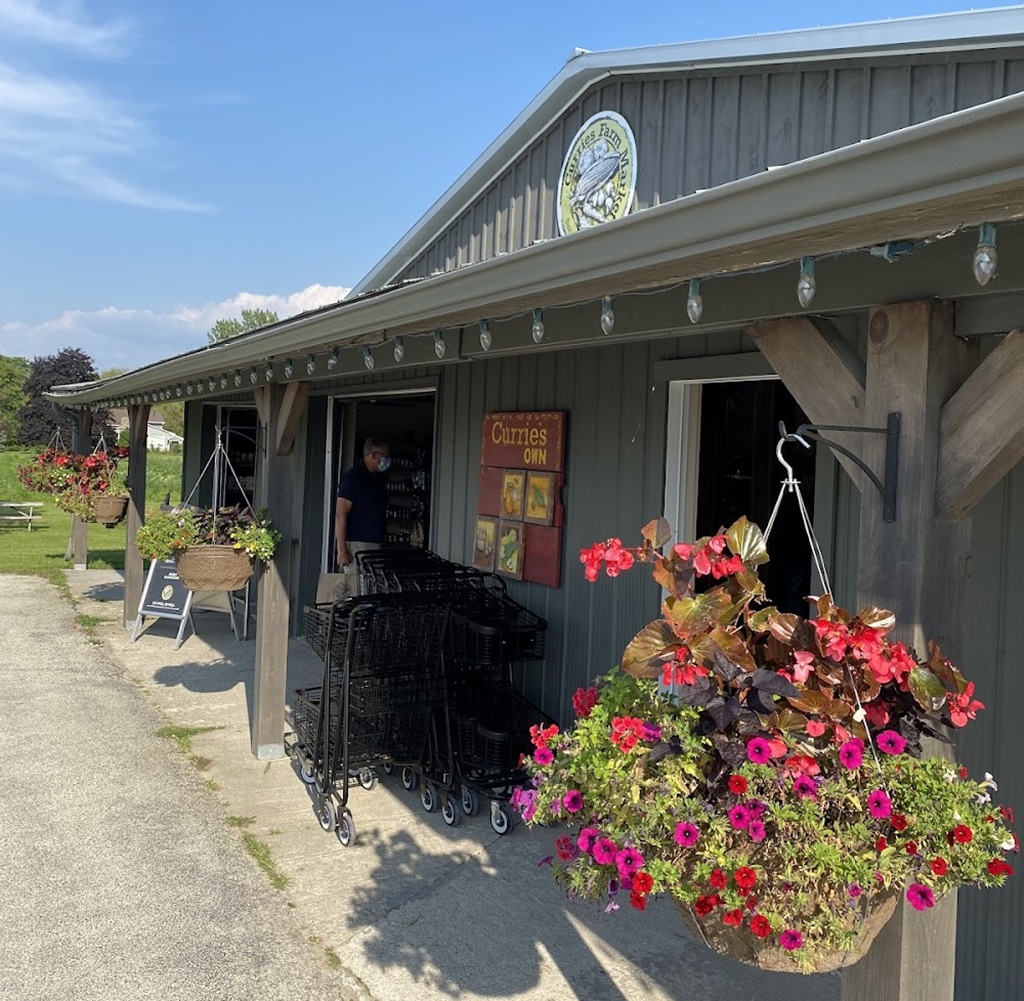 Store Front - Currie's Farm Market