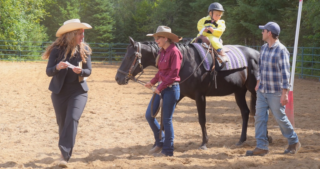 Emsdale Fall Fait - :ittle girl on Horse lead by her mother