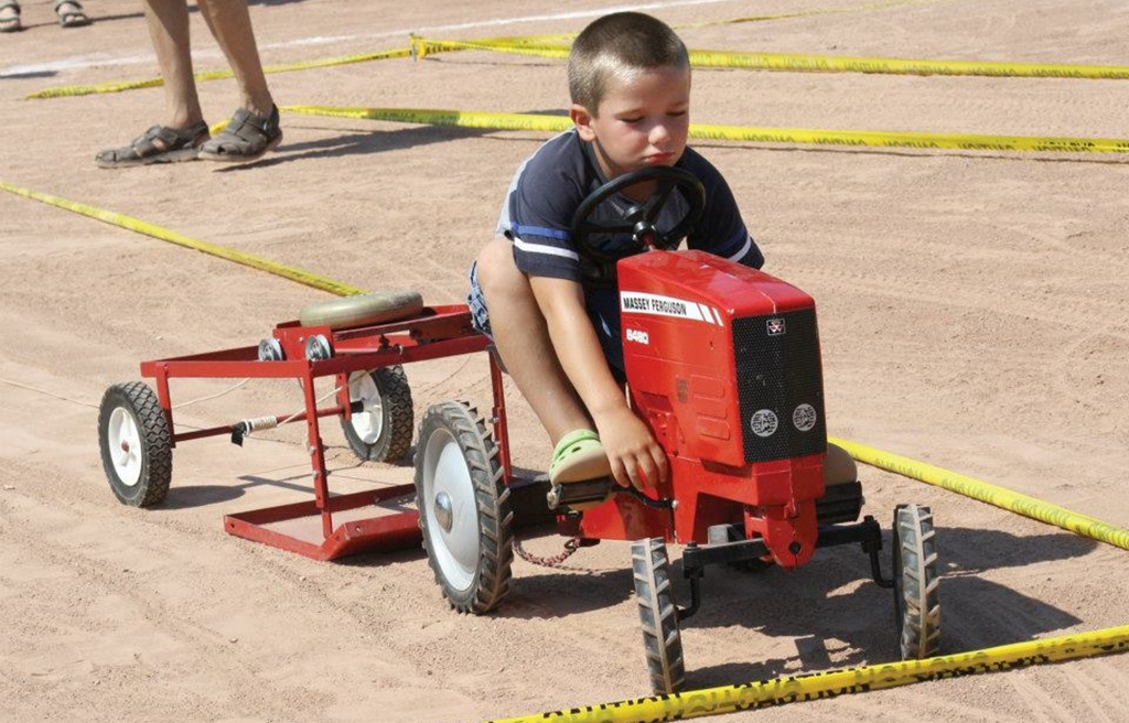 Pedal Tractor Pull - Kincardine Fall Fair