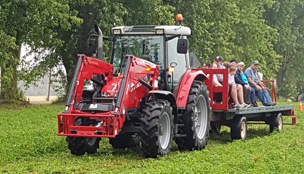 Tractor People Mover - Fergus Fall Fair