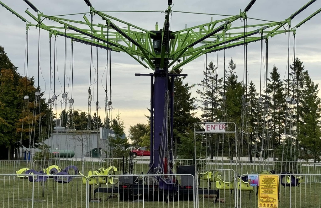 Midway Ride - Tiverton Fall Fair