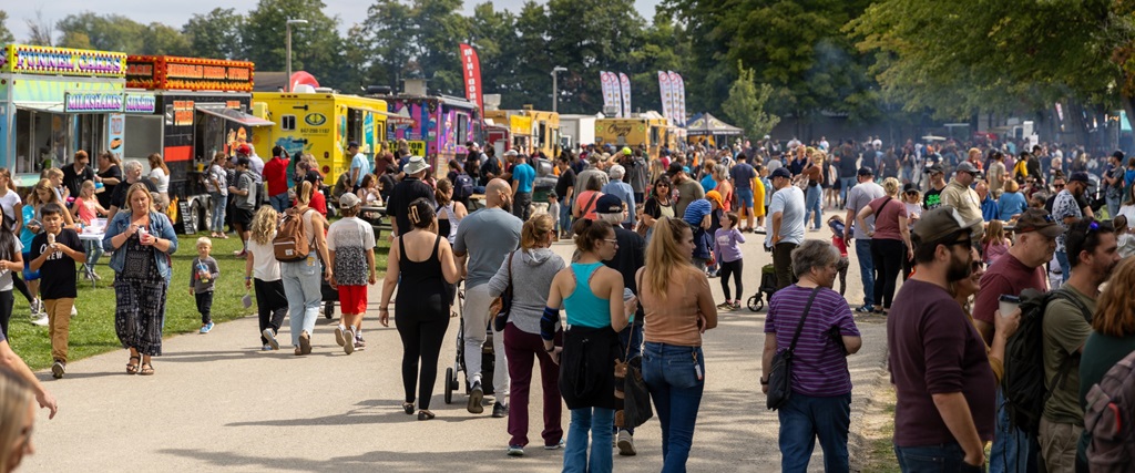 Crowds gather at the Fergus Fall Fair