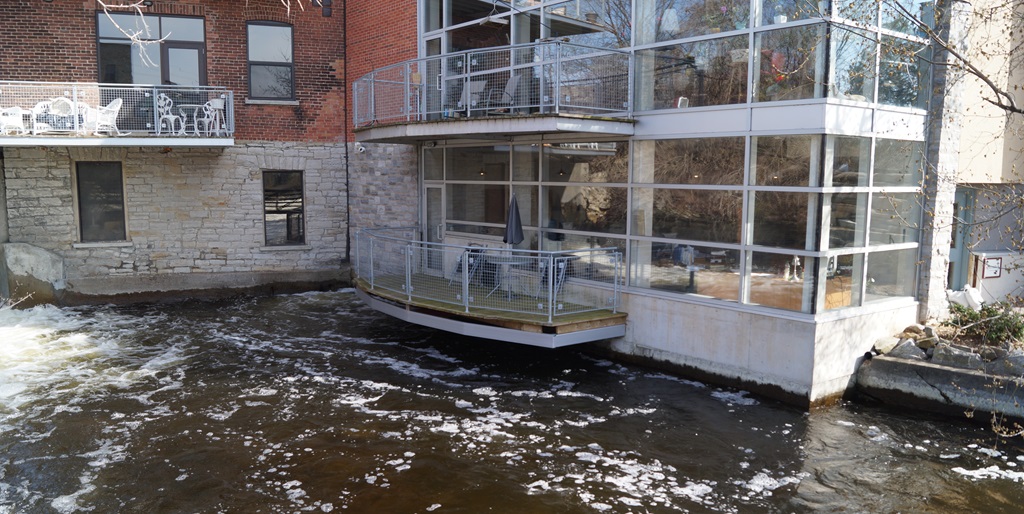 River Apartments - Almonte